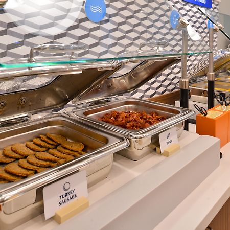 夏洛特西南智选假日套房酒店 外观 照片